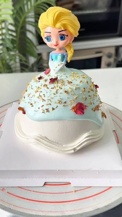 Princess molten cream cake business